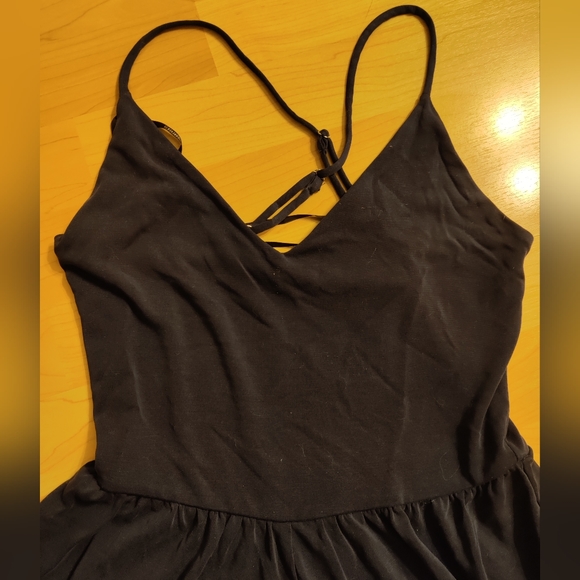 Forever 21 strappy navy romper - Picture 2 of 3
